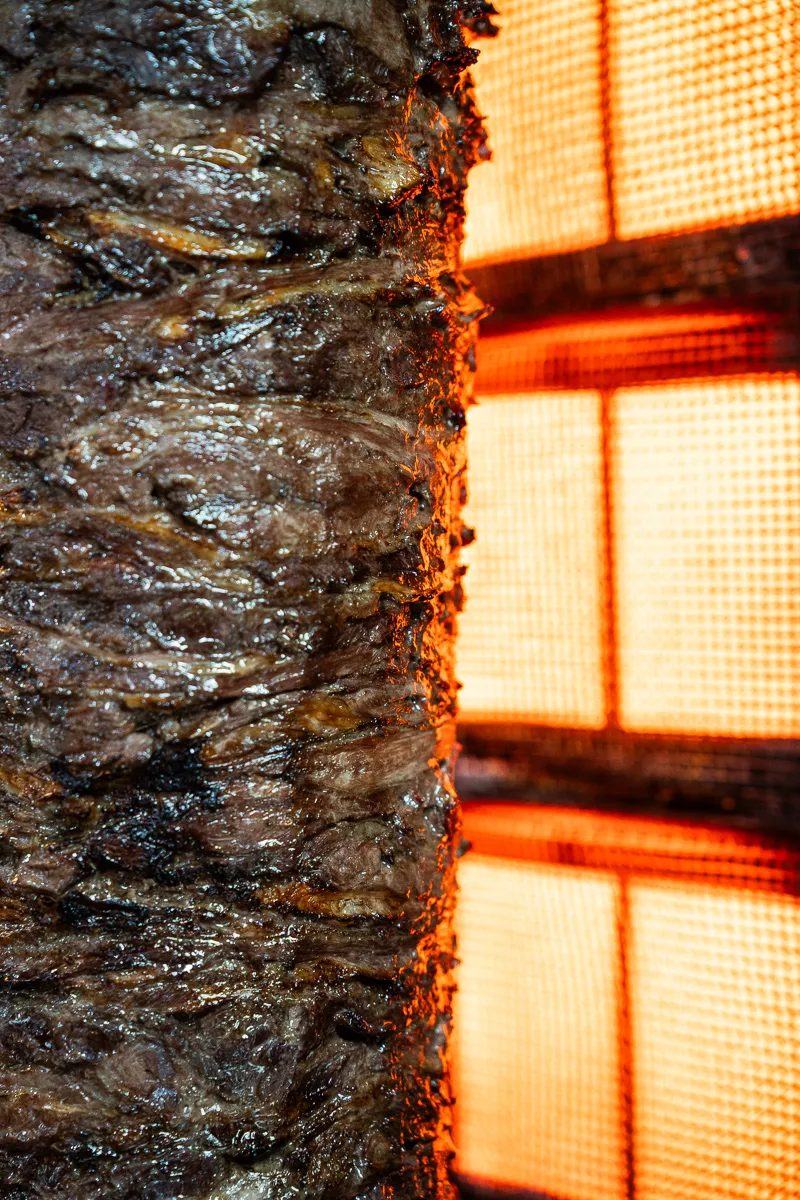 Frischer Döner im getoasteten Fladenbrot